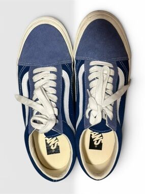 Vans Men's Blue and White Old Skool Skate Sneakers. Lx old school